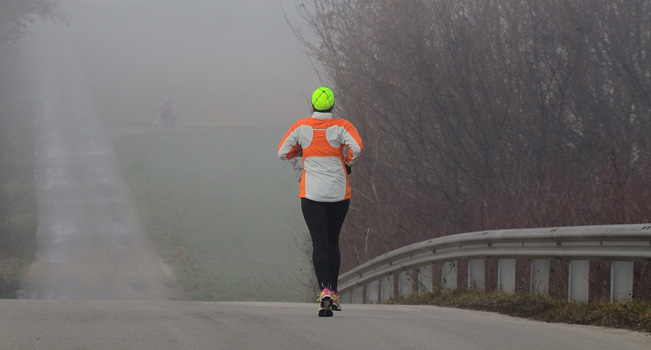 Biegajmy mądrze #7: Jak zabezpieczyć się przed smogiem?
