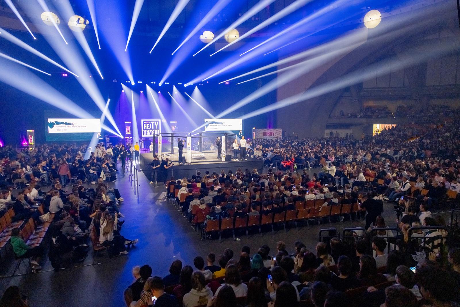 HejTy. Reaguj. PKO Bank Polski mówi STOP hejtowi