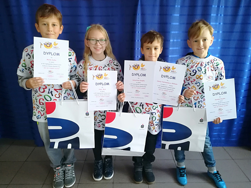 Dzieci zdobywają odznaki i dyplomy za aktywne uczestnictwo w SKO