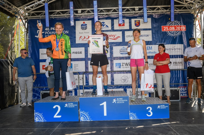 Zwyciężczynią rywalizacji kobiet na dystansie półmaratonu została Ewelina Kowalik. Fot. D. Kalamus