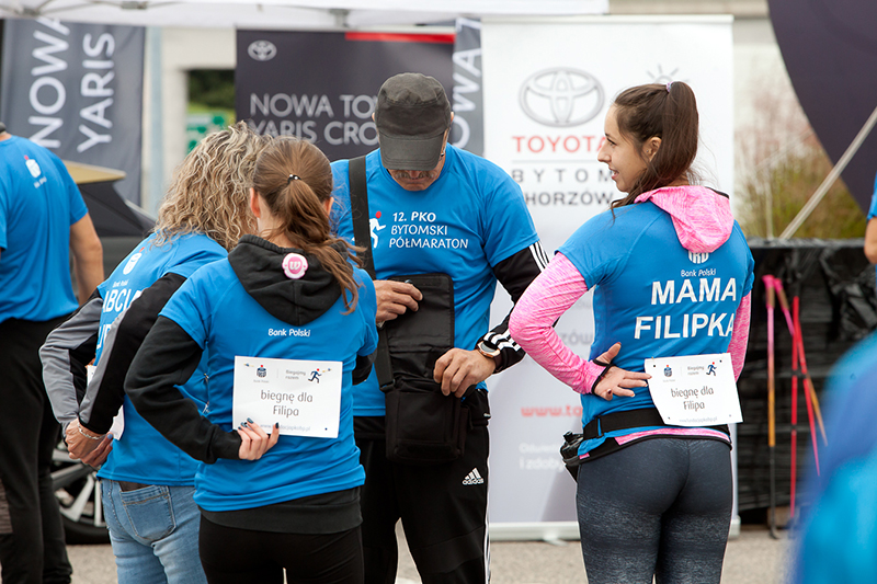 Liczni biegacze wzięli udział w akcji biegnę dla Filipa organizowanej przez Fundację PKO Banku Polskiego
