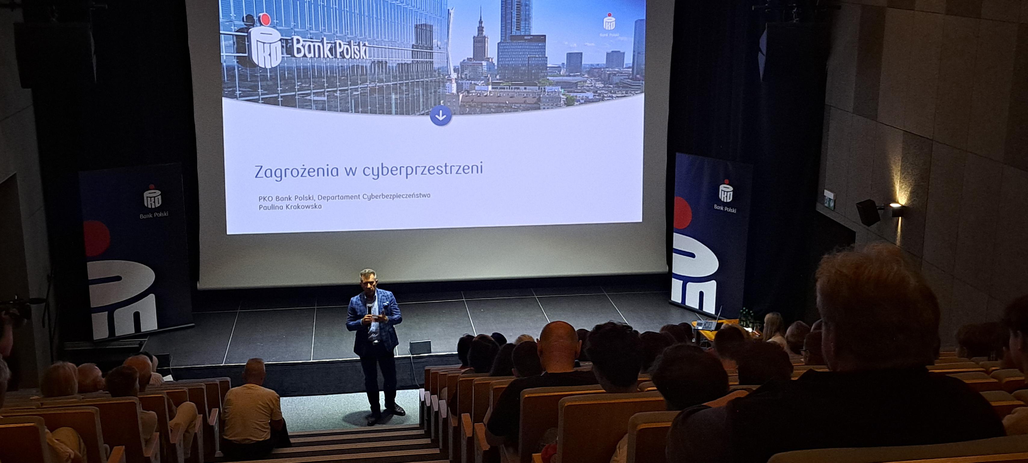 Zgierz. Zagrożenia w  cyberprzestrzeni