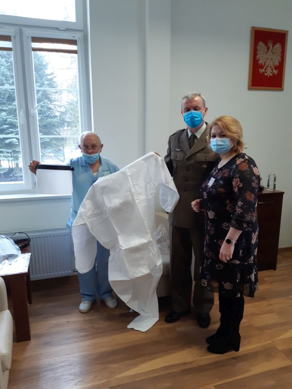Potrzebne artykuły ochrony trafiły do szpitala w Wałczu.