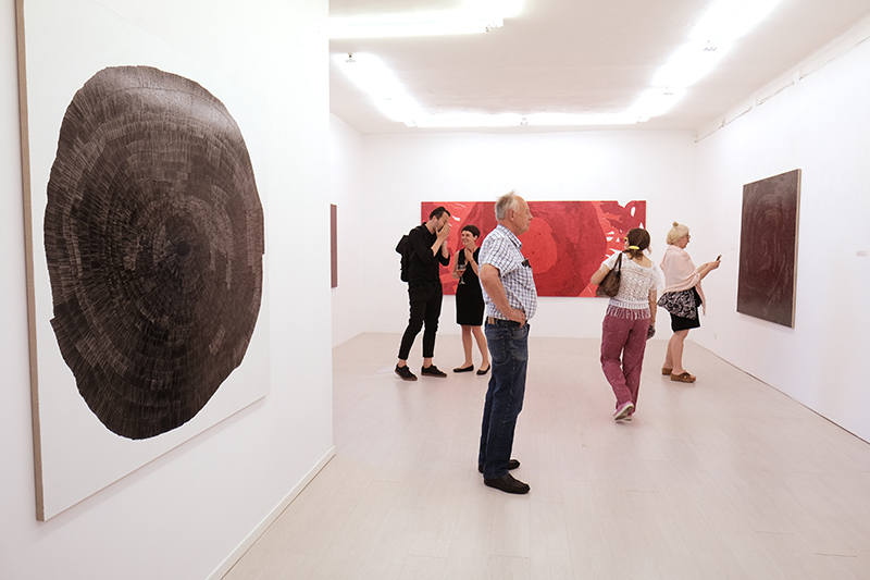 Do końca lipca można oglądać wystawę Martyny Ścibior Estetyczna drapieżność w warszawskiej Galerii Wizytującej