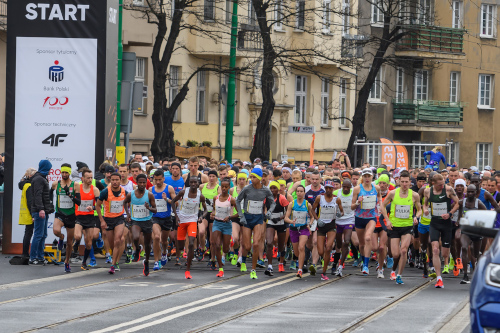 W zawodach wzięło udział 10 265 biegaczy z ponad 30 państw