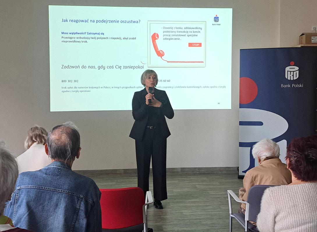 Bielsko-Biała.  Bezpieczny senior w cyfrowym świecie