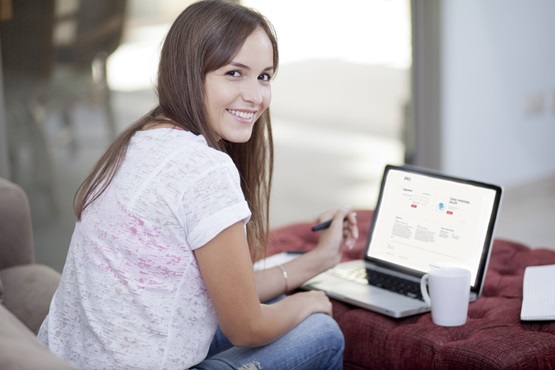 Rachunek walutowy z kartą - zał&oacute;ż przez internet