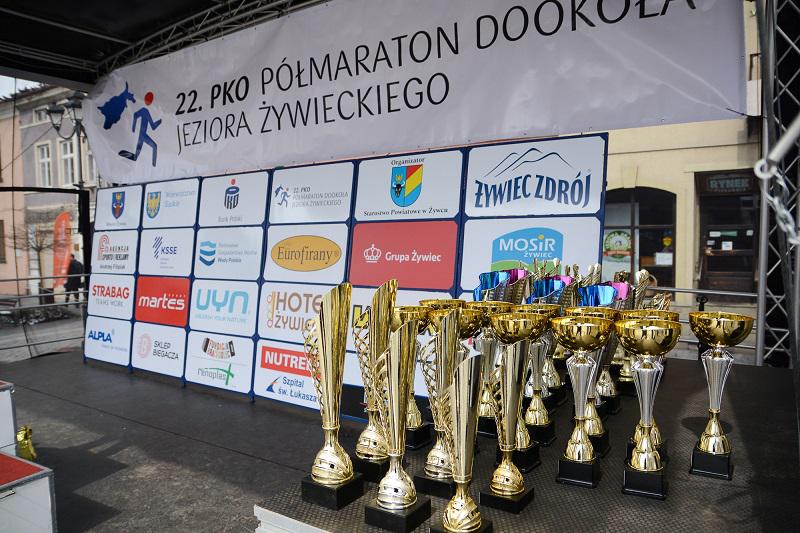 Puchary 2 edycji PKO koron śląskich polmaratonów