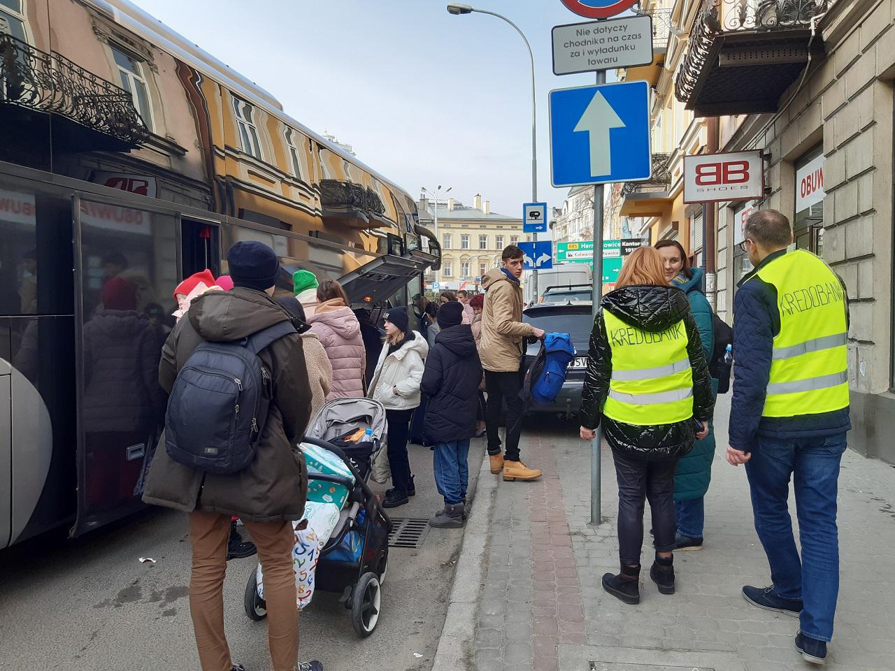 Lubelski PKO Banku Polskiego pomaga uchodźcom z Ukrainy