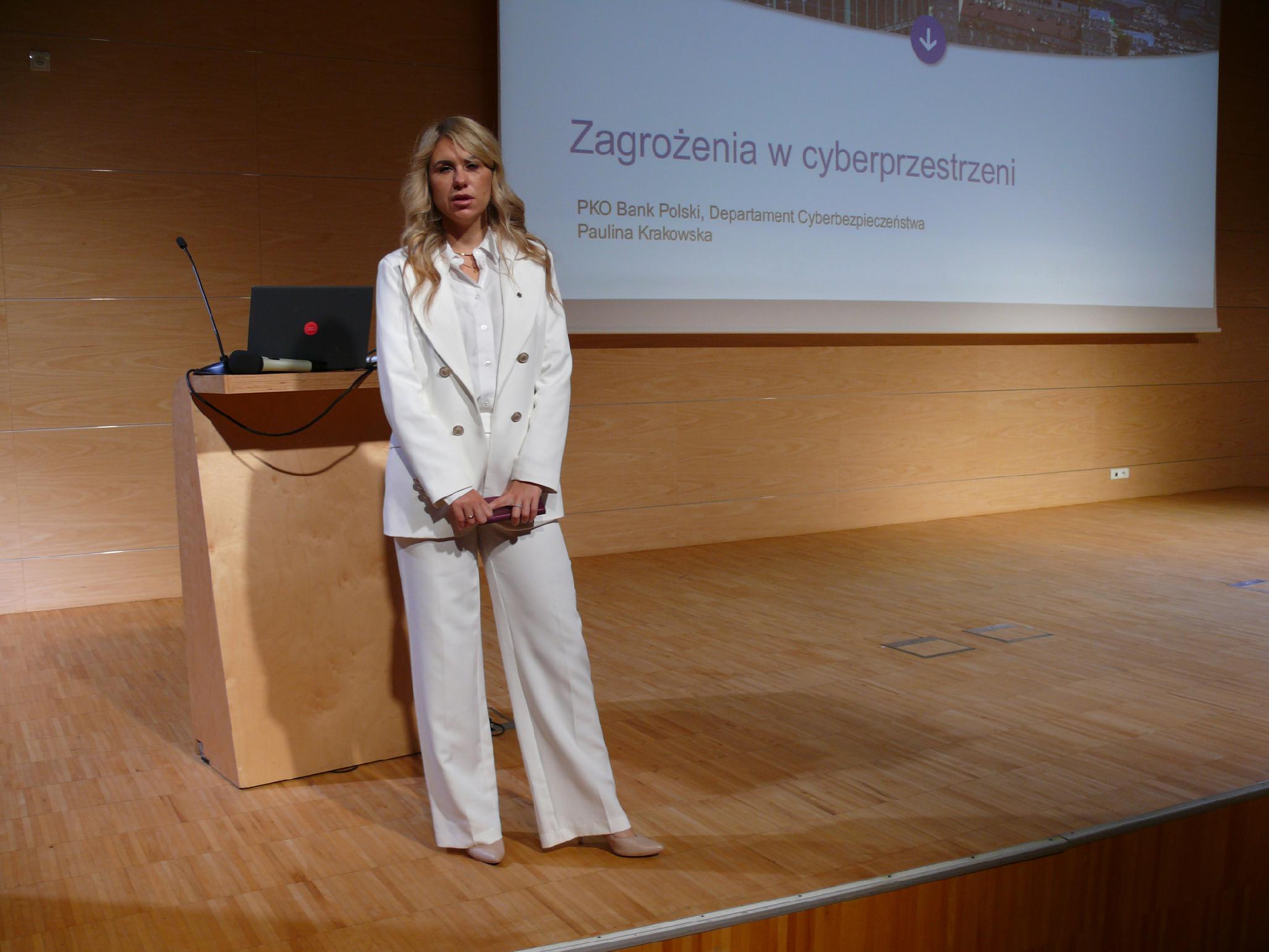 Gdynia. Pokolenia razem przeciw zagrożeniom  w cyberprzestrzeni