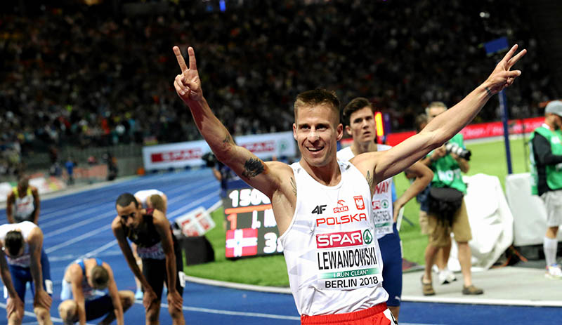 W mistrzostwach Europy w biegu na 1500 m rozegranych w Berlinie w 2018 r. Marcin Lewandowski zdobył srebrny medal.