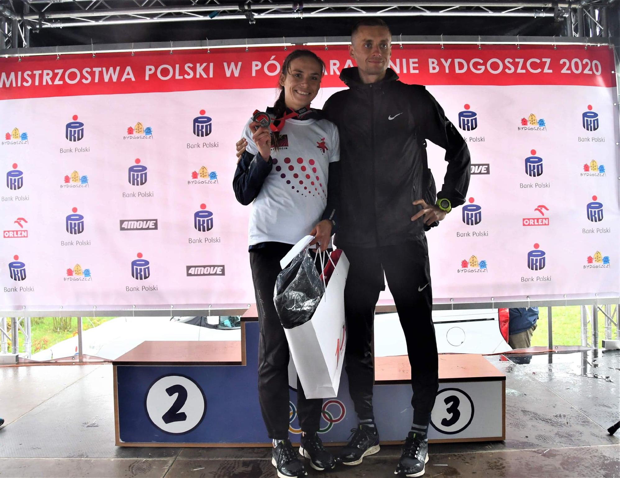 W mistrzostwach Polski w półmaratonie w 2020 r. Monika Jackiewicz zdobyła srebrny medal.