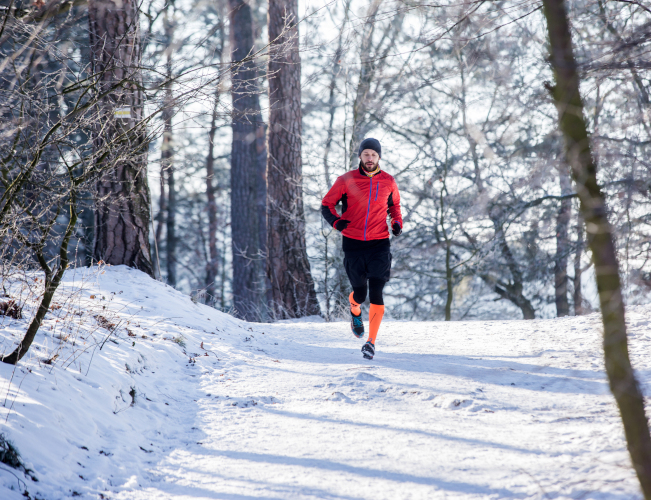 Biegli w bieganiu #14: Jak biegać zimą, żeby nie doznać kontuzji?