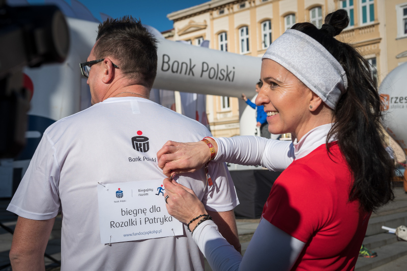 Wielu zawodników wzięło udział akcji charytatywnej Fundacji PKO Banku Polskiego - biegnę dla Rozalki i Patryka.