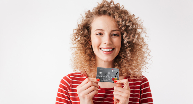 Kredyt odnawialny czy karta kredytowa? Sprawdź, które rozwiązanie jest dla Ciebie