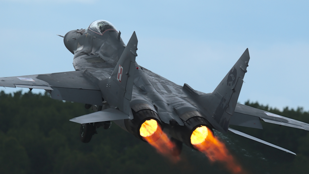 MiG-29 Warsztaty fotograficzne Akademia Nikona. Lotnisko Mińsk Mazowiecki 2020.