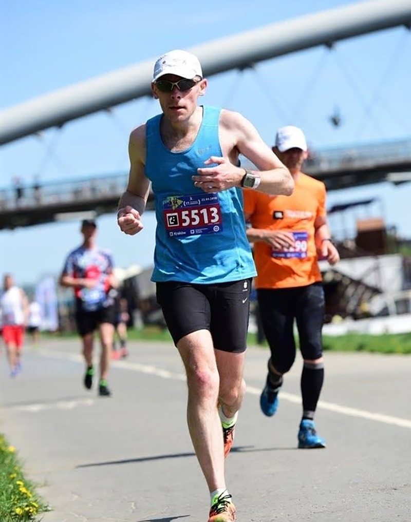 Jacek Starostka w ciągu kilkunastu lat biegowej przygody przebiegł 27 maratonów i 65 półmaratonów