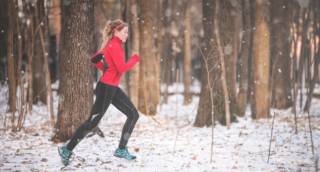 Biegli w bieganiu #12: Jak zimą budować formę biegową?