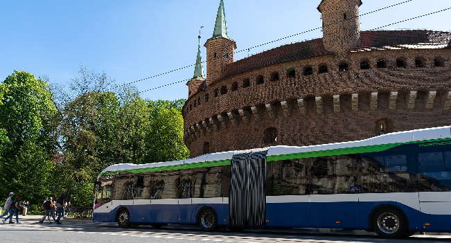 PKO Bank Polski wspiera transport publiczny