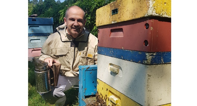#NaszePasje: Marcin Cherek – Przyjaciel pszczół