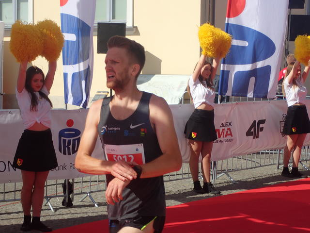 Damian Świerdzewski podczas biegu City Run na 5 km w ramach 6. PKO Białystok Półmaratonu uplasował się na 4. miejscu.