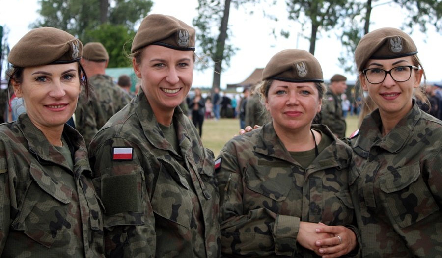 2017.07 Święto 5. Mazowieckiej Brygady Obrony Terytorialnej (Dagmara, pierwsza z lewej).