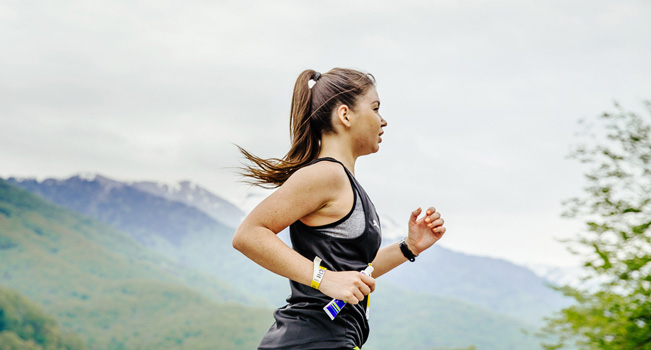 Biegajmy mądrze #5: Dlaczego żele energetyczne są niezbędne w maratonach?