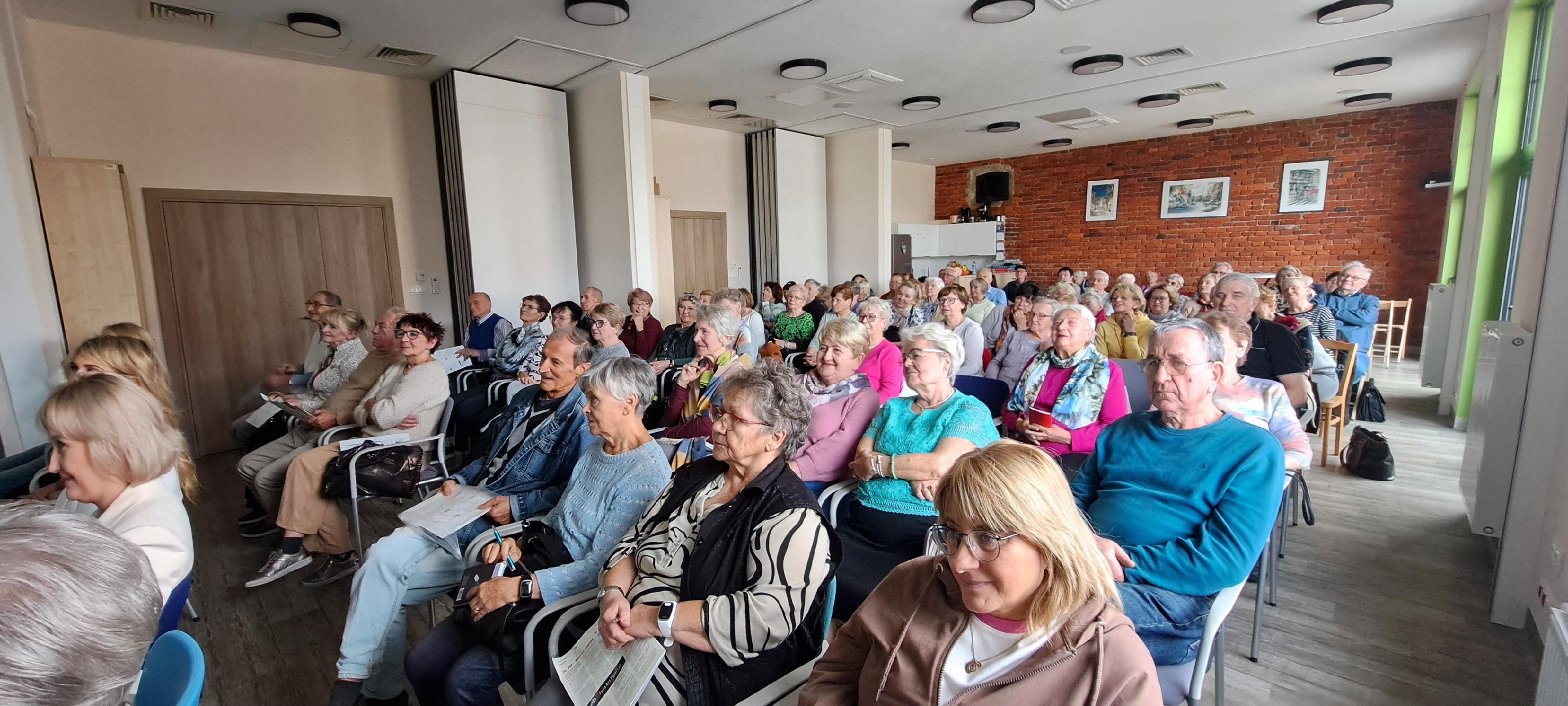 Bielsko-Biała.  Bezpieczny senior w  cyfrowym świecie