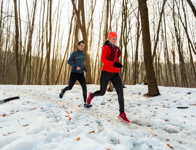Biegli w bieganiu #16: Smog podczas zimowych treningów. Jak sobie z nim radzić?