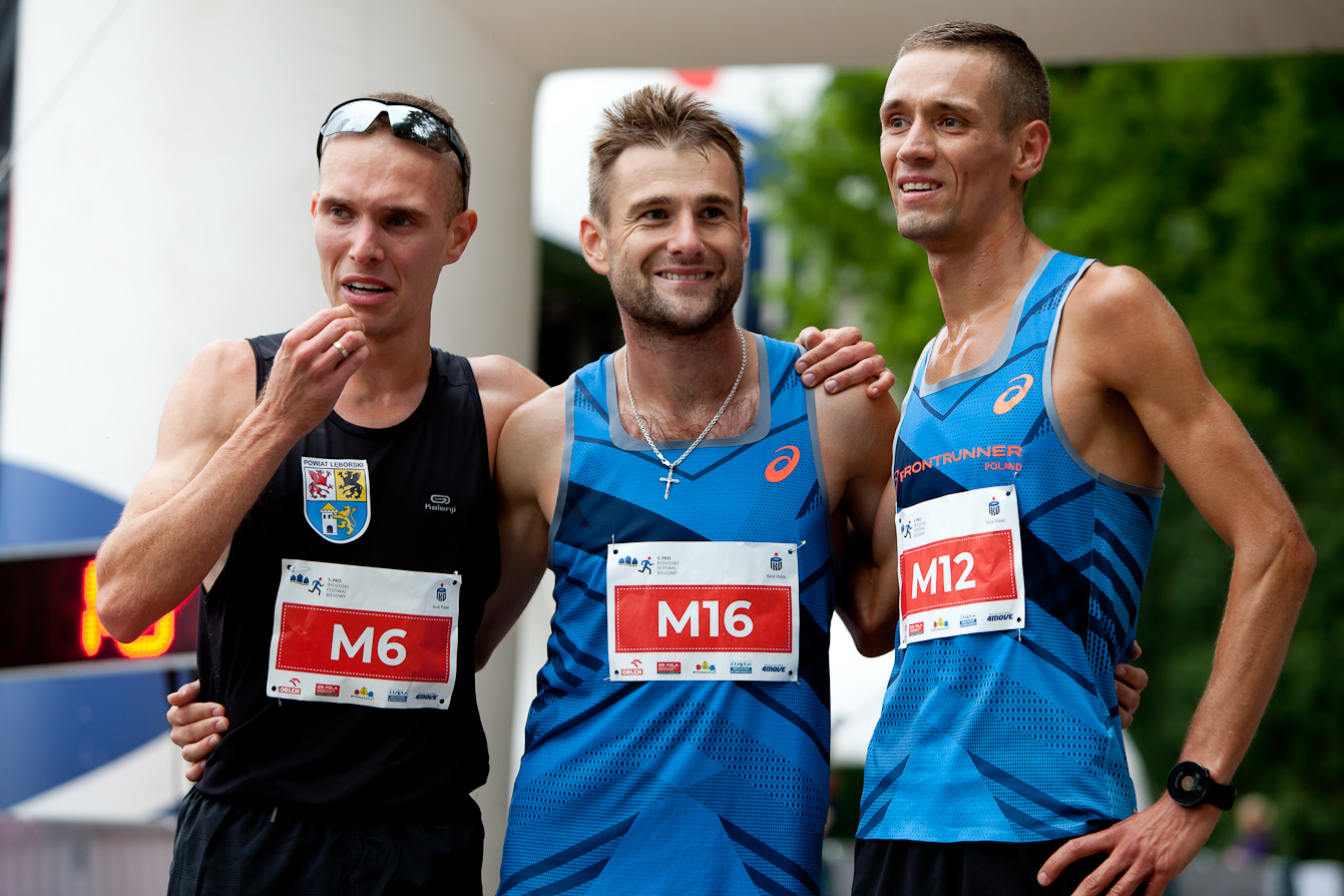 Czołowa trójka Mistrzostw Polski w półmaratonie - Adam Nowicki (M16), Adam Głogowski (M6), Damian Kabat (M12)